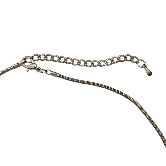 Elegant Silver Necklace - Picture 7 of 7